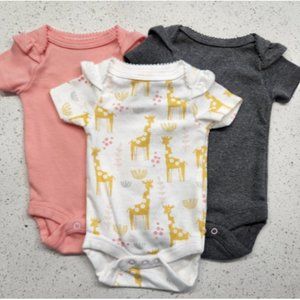 💜2 for $12 Cloud Island 3 pack set newborn onsies giraffe, coral, grey, yellow